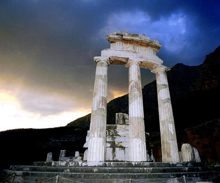 temple at delphi